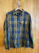 Load image into Gallery viewer, Size XL Kavu Men's Flannel
