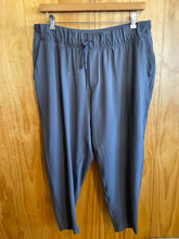 Load image into Gallery viewer, Size 18/20 Livi Grey Joggers
