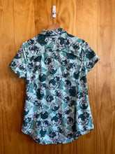 Load image into Gallery viewer, Size Small Duluth Trading Co. Green Print Women&#39;s Short Sleeve Shirt
