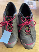 Load image into Gallery viewer, Shoe Size 9.5 Icebug Grey Hiking Shoes
