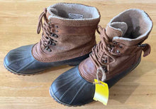 Load image into Gallery viewer, Women&#39;s Shoe Size 8.5 Sorel Brown Boots
