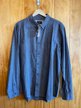 Load image into Gallery viewer, Size Large Quiksilver Men&#39;s Long Sleeve Shirt
