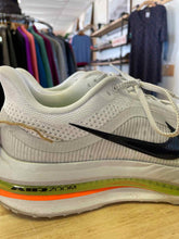 Load image into Gallery viewer, 11.5 Nike Men's Shoes
