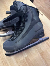 Load image into Gallery viewer, Riedell 9 Ice Skates
