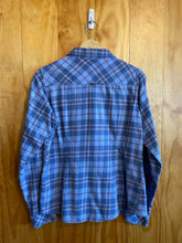 Load image into Gallery viewer, Size Small Columbia Periwinkle Women's Flannel
