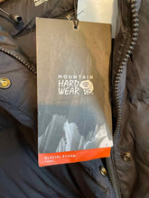 Load image into Gallery viewer, Women Size L Mountain Hardwear Black Women&#39;s Jacket
