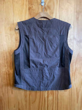 Load image into Gallery viewer, Size Medium Duluth Trading Men&#39;s Vest
