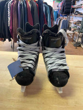 Load image into Gallery viewer, CCM 9 Ice Skates
