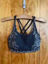 Load image into Gallery viewer, Size 6 Lululemon Black Women's Sports Bras
