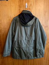 Load image into Gallery viewer, Size Large Helly Hansen Men's Rain Suit
