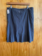 Load image into Gallery viewer, Size 12T Athleta Grey Skort
