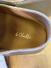Load image into Gallery viewer, Women&#39;s Shoe Size 8.5 OluKai Beige Casual Shoes
