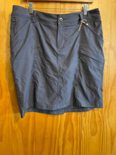 Load image into Gallery viewer, Size 14 Duluth Trading Grey Skirt

