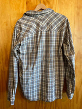 Load image into Gallery viewer, Size Medium Columbia Men's Flannel
