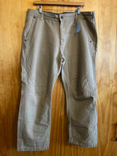 Load image into Gallery viewer, Size 38x30 Wrangler Men's Pants
