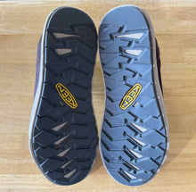 Load image into Gallery viewer, Shoe Size 9.5 Keen Brown Shoes
