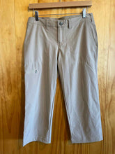 Load image into Gallery viewer, Size 2 Patagonia Tan Women's Capris
