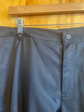 Load image into Gallery viewer, Size 38 The North Face Men's Pants
