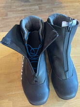 Load image into Gallery viewer, Salomon 3.5 Cross Country Ski Boots
