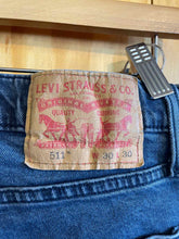 Load image into Gallery viewer, Size 30 Levi's Men's Jeans
