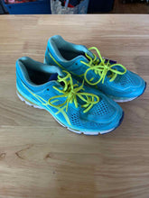 Load image into Gallery viewer, Shoe Size 8 Asics Blue Running Shoes
