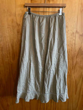 Load image into Gallery viewer, Size 12 Orvis Sage Green Skirt
