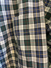 Load image into Gallery viewer, Size Large Lands End Men's Long Sleeve Shirt
