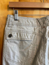 Load image into Gallery viewer, Size 6 Royal Robbins Tan Women&#39;s Pants
