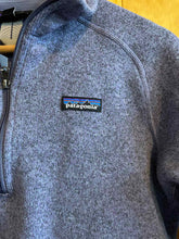 Load image into Gallery viewer, Size Large Patagonia Purple Women's Fleece Sweatshirt
