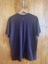 Load image into Gallery viewer, Size Large Lululemon Men's Short Sleeve Shirt
