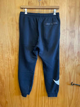 Load image into Gallery viewer, Size M Nike Men&#39;s Pants
