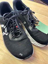 Load image into Gallery viewer, Shoe Size 10 On Cloud Black Running Shoes
