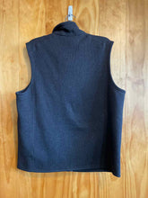 Load image into Gallery viewer, Size Large Patagonia Men's Vest
