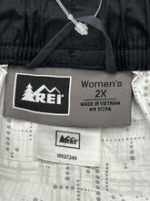 Load image into Gallery viewer, Size 2X REI Black Women&#39;s Rain Pants
