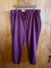 Load image into Gallery viewer, Size 1X Fabletics Maroon Women's Sweatpants
