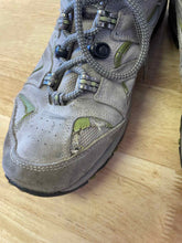 Load image into Gallery viewer, Nevados Tan Hiking Boots
