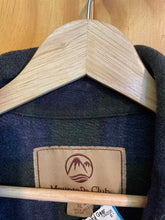 Load image into Gallery viewer, Size XL Mountain Club Men&#39;s Flannel

