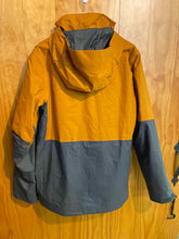 Load image into Gallery viewer, Size M Patagonia Men&#39;s Winter Jacket
