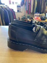 Load image into Gallery viewer, Shoe Size 4 Solovair Black Shoes
