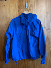 Load image into Gallery viewer, Size Medium Patagonia Men's Light Jacket
