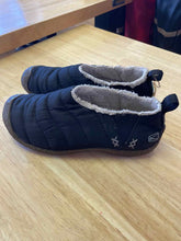 Load image into Gallery viewer, Women's Shoe Size 7 Keen Black Slippers
