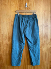 Load image into Gallery viewer, Size Medium Outdoor Voices Green Women&#39;s Hiking Pants
