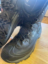 Load image into Gallery viewer, 12 Columbia Men's Boots
