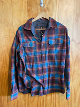 Load image into Gallery viewer, Size M SwissTech Men's Flannel
