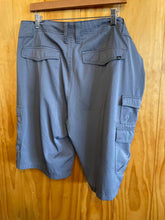Load image into Gallery viewer, Size 36 Denali Men's Shorts
