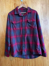 Load image into Gallery viewer, Size Medium Orvis Men's Flannel
