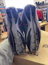 Load image into Gallery viewer, Salomon 11 Cross Country Ski Boots
