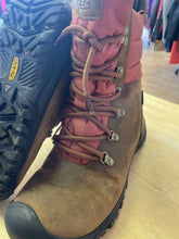 Load image into Gallery viewer, Shoe Size 8 Keen Brown Boots
