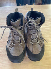 Load image into Gallery viewer, Women&#39;s Shoe Size 6.5 Ecco Brown Hiking Boots
