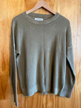 Load image into Gallery viewer, Size M REI Men's Sweater &amp; Sweatshirt
